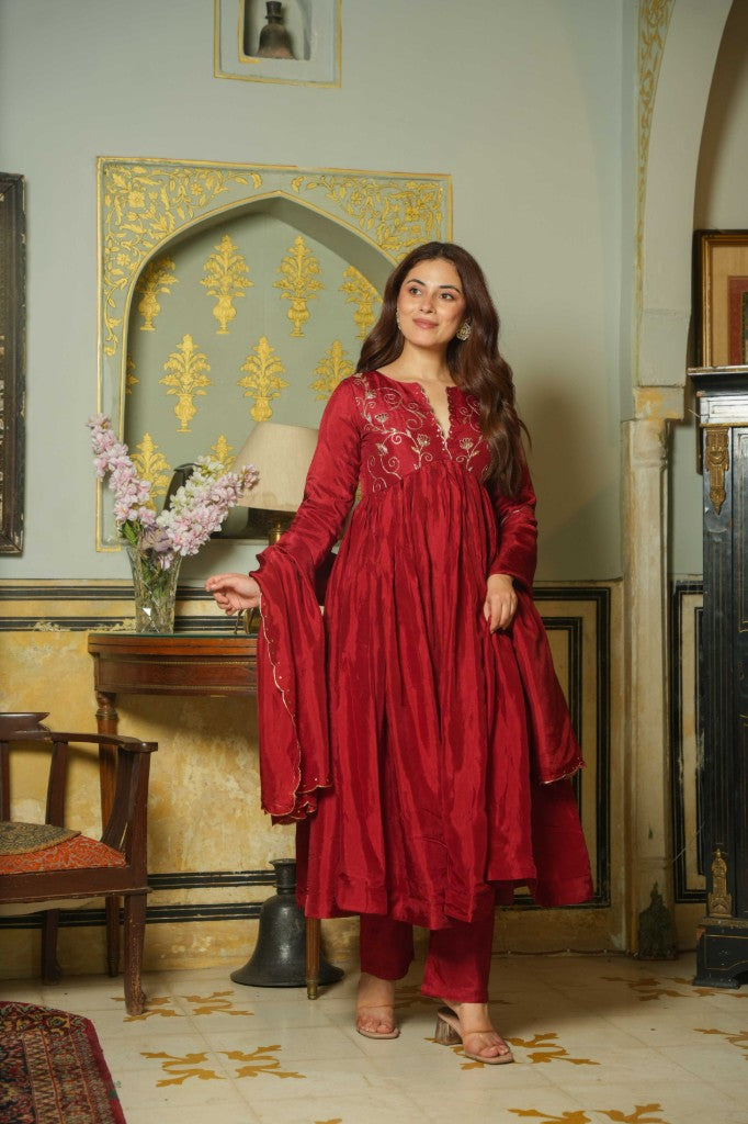 Maroon divine hand work