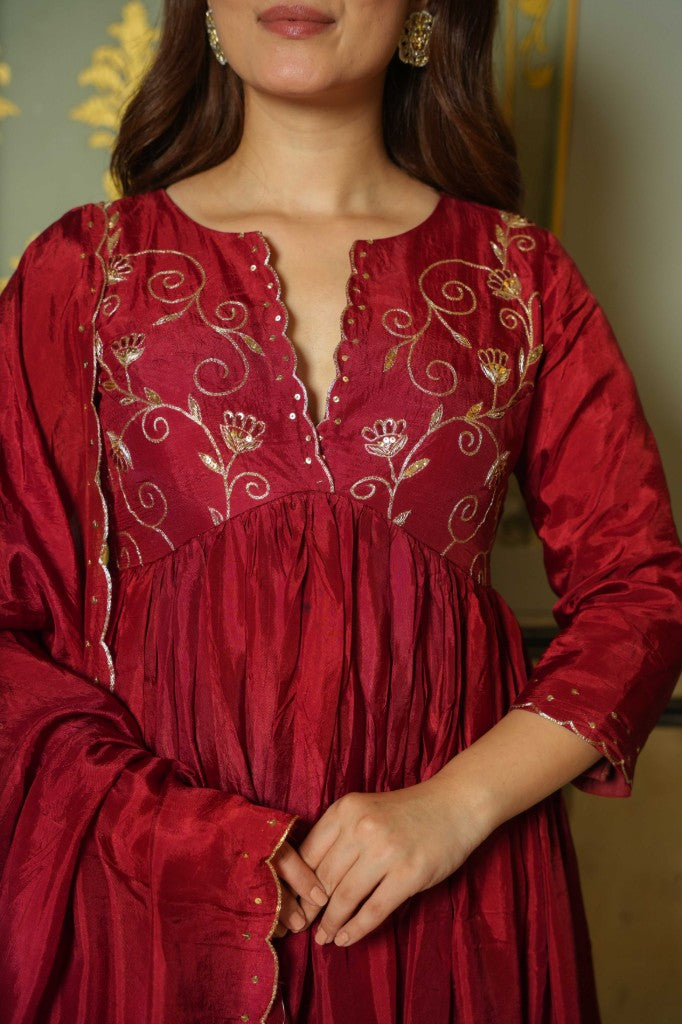 Maroon divine hand work