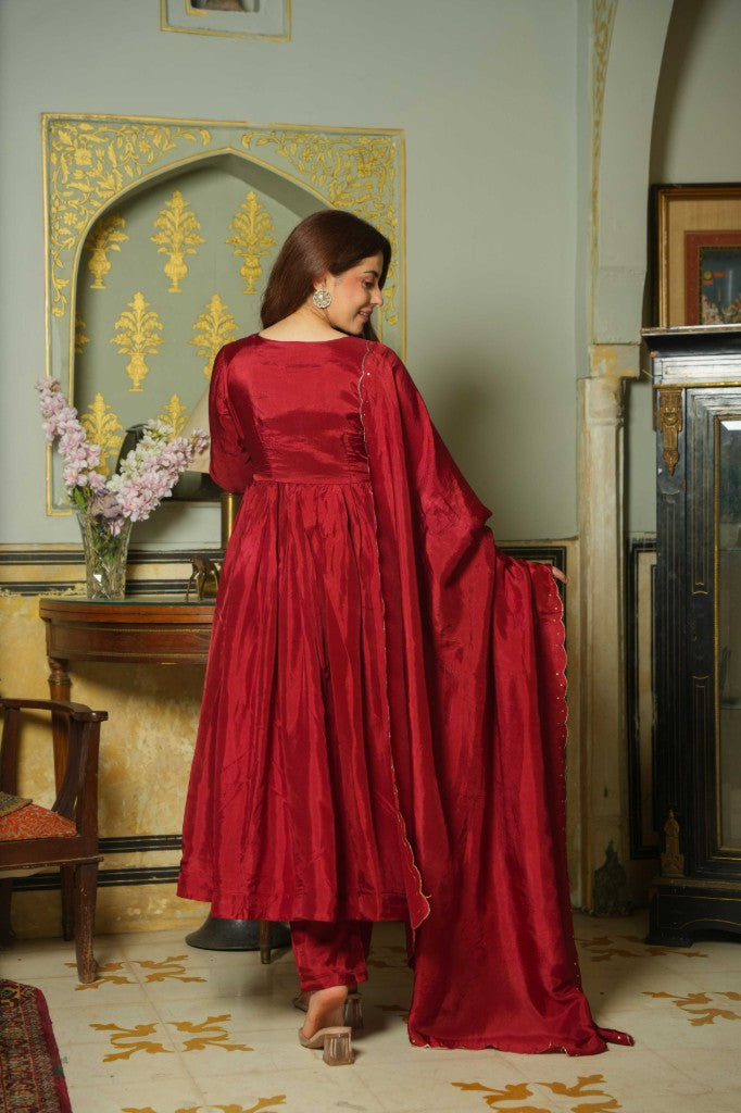 Maroon divine hand work